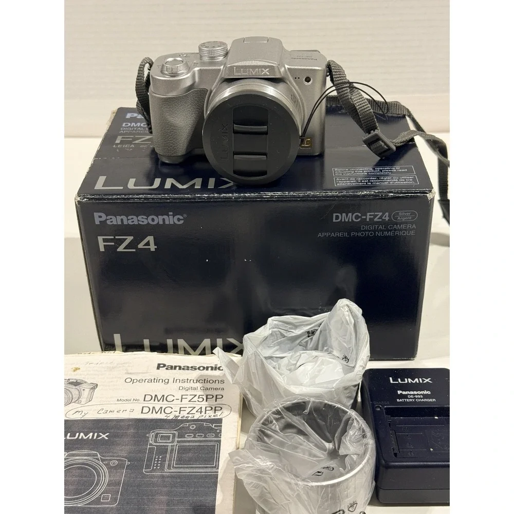 PANASONIC Lumix DMC-FZ4 Digital Camera w/ Battery, Charger, 512mb SD Card -WORKS